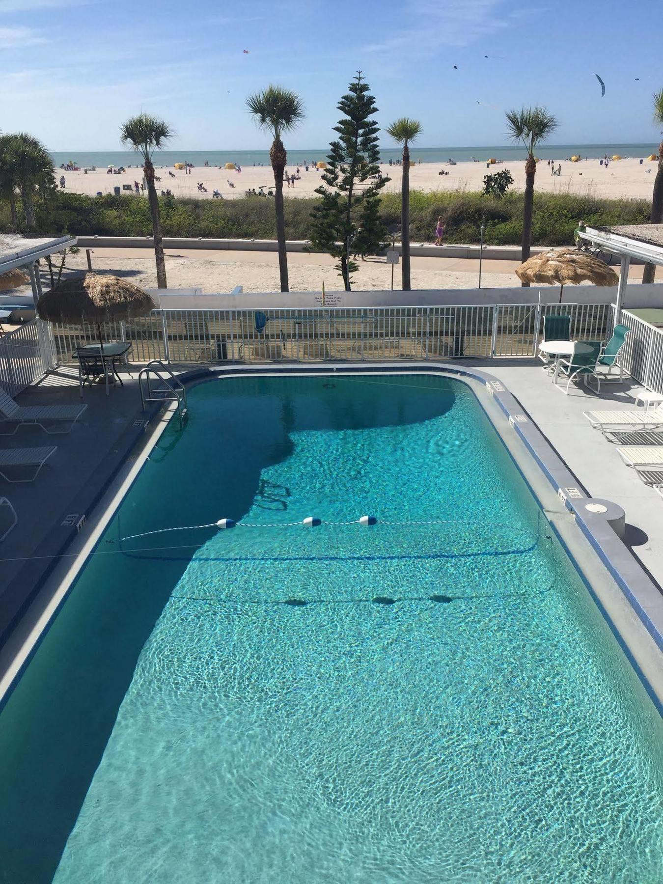 Ibeach Resort Treasure Island Exterior photo